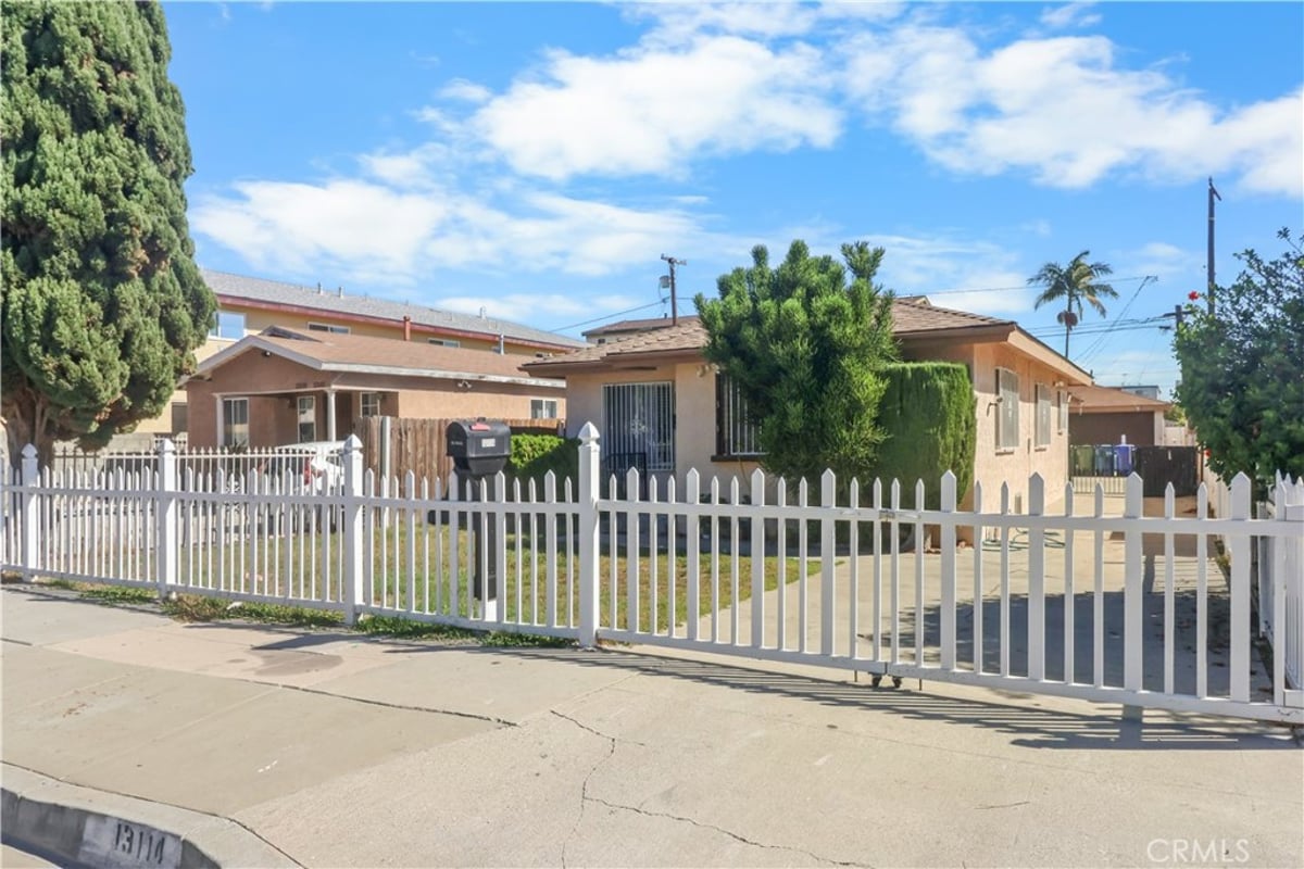 13114 Cordary, Hawthorne, CA 90250 — photo 1 of 22