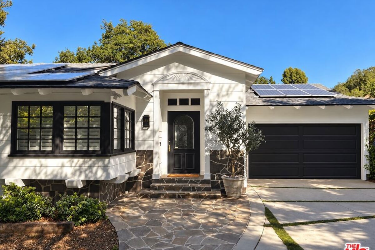 16822 Escalon Drive, Encino, CA 91436 — photo 1 of 42