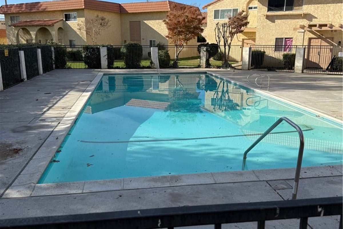 43621 Stanridge Avenue, Lancaster, CA 93535 — photo 1 of 18