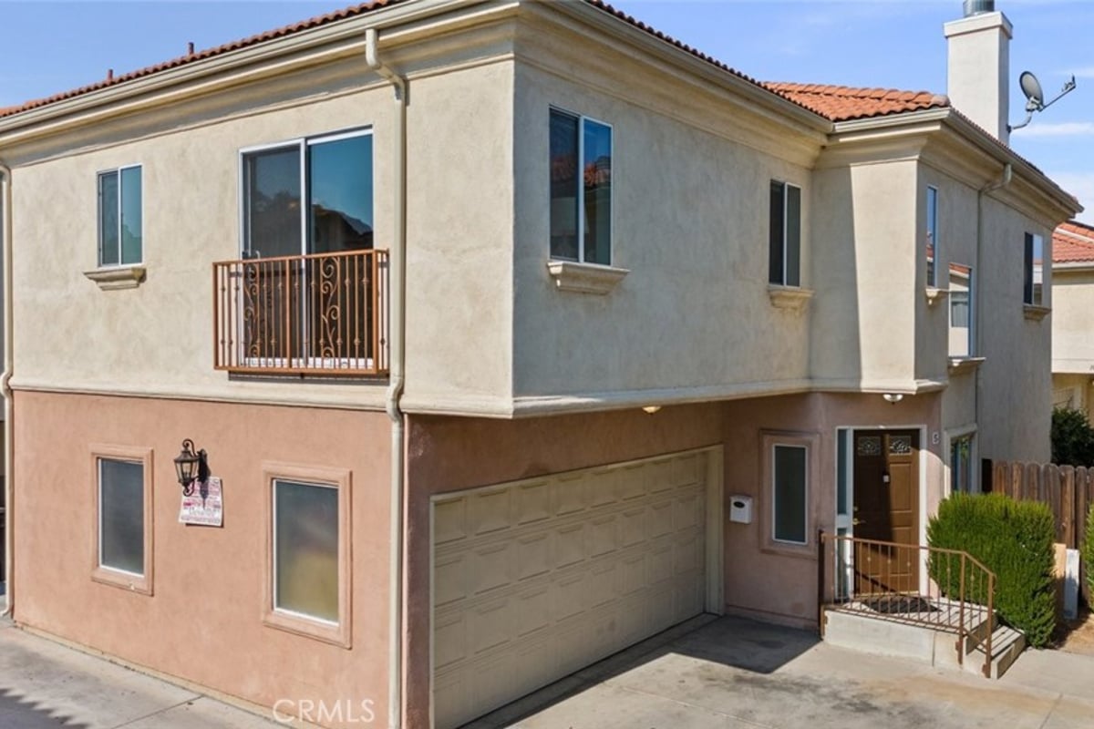 18340 Keswick Street 5, Reseda, CA 91335 — photo 1 of 45