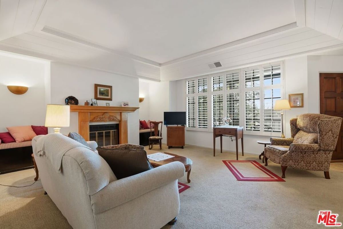 10866 Rose Avenue 203, Los Angeles, CA 90034 — photo 1 of 25