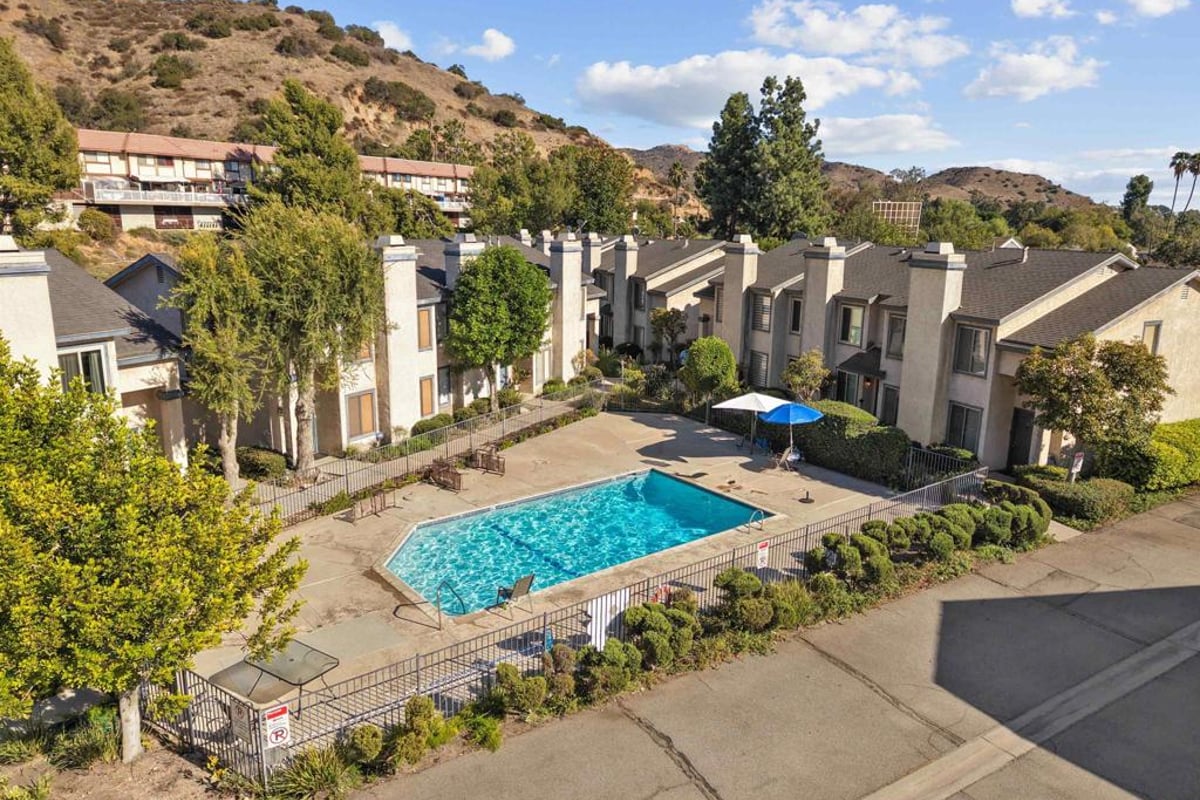 9250 Sunland Blvd 34, Sun Valley, CA 91352 — photo 1 of 36
