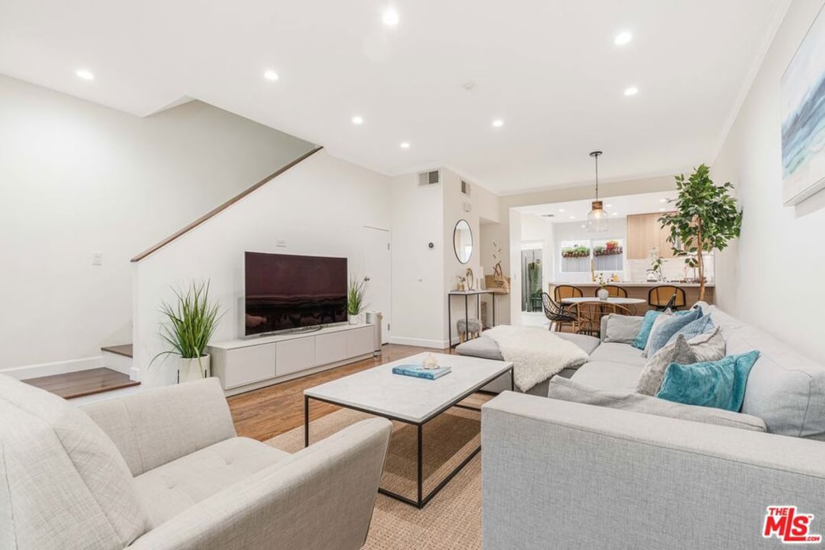 2405 34th Street 27, Santa Monica, CA 90405 — photo 1 of 22