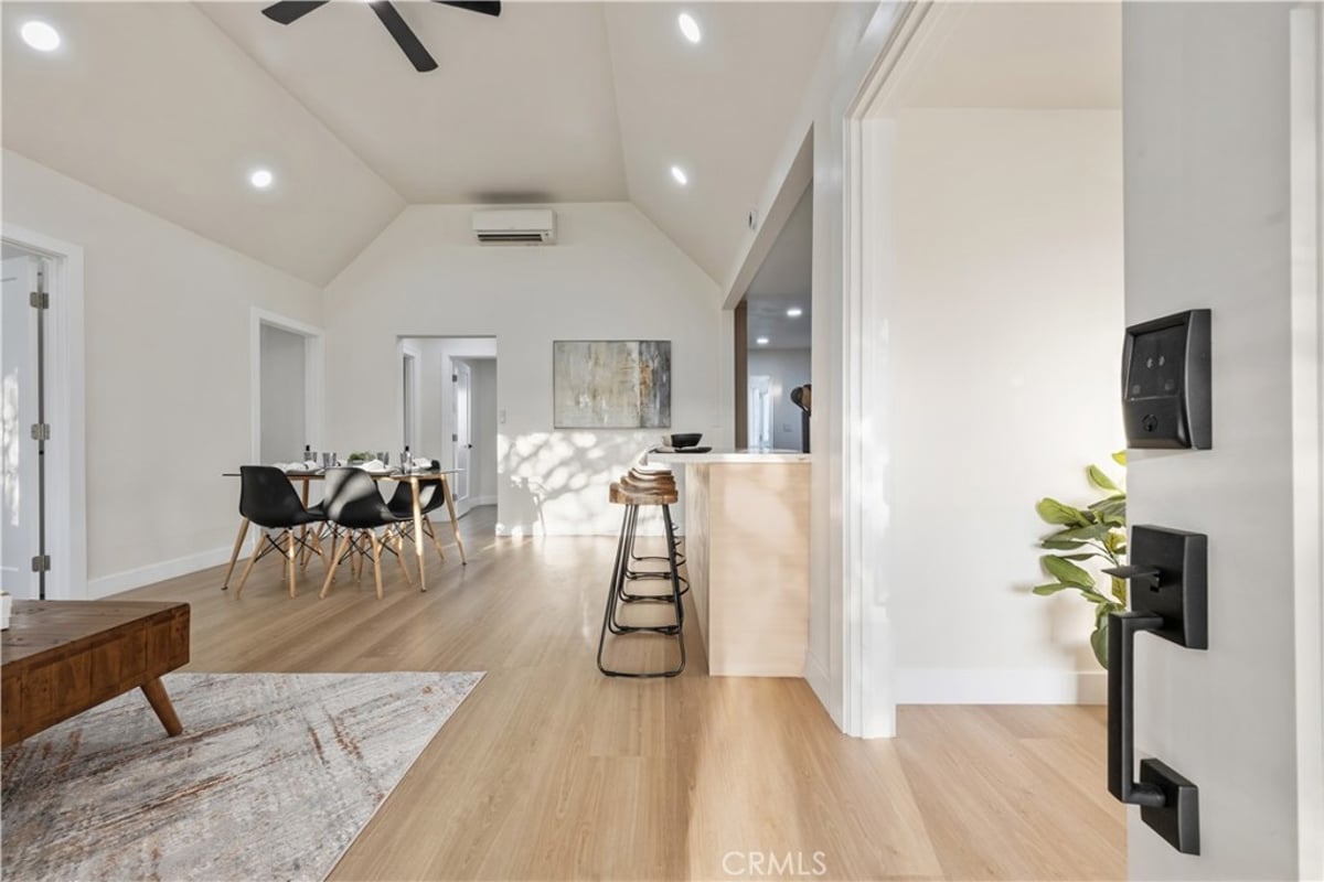 5612 S Rimpau, Los Angeles, CA 90043 — photo 1 of 22