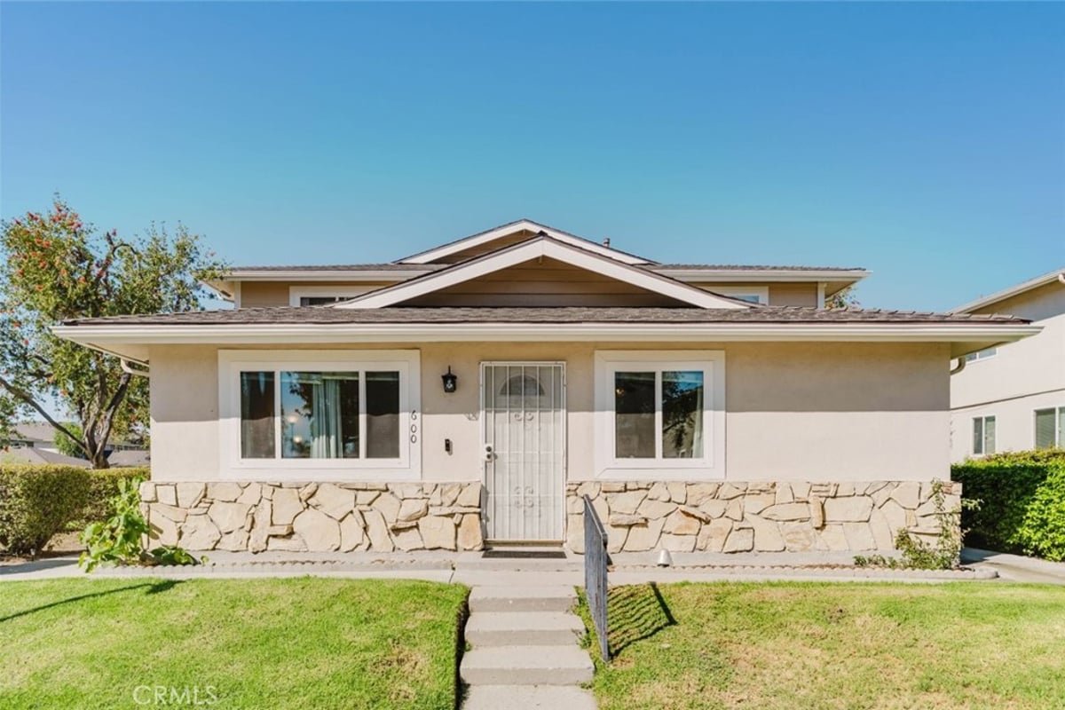 600 Avenida Del Platino, Thousand Oaks, CA 91320 — photo 1 of 32
