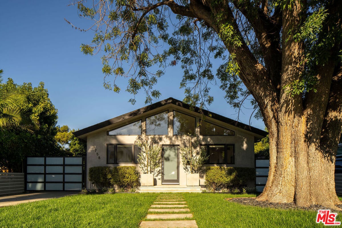 3758 Barry Avenue, Los Angeles, CA 90066 — photo 1 of 32