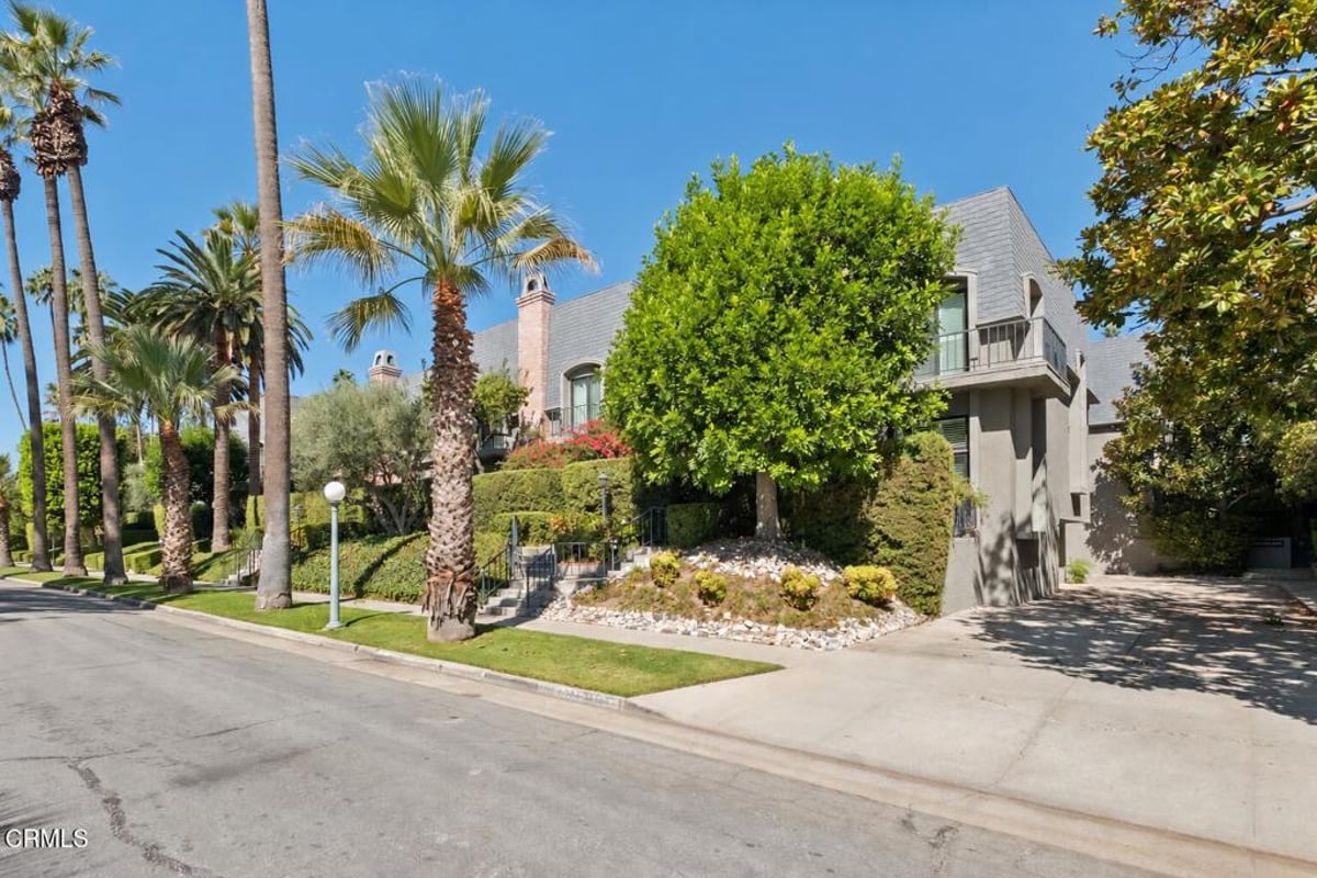 368 S Orange Grove Boulevard, Pasadena, CA 91105 — photo 1 of 33