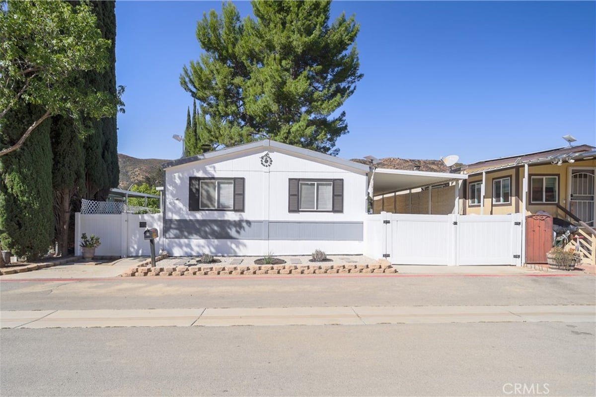 36200 Paradise Ranch Road 119, Castaic, CA 91384 — photo 1 of 25