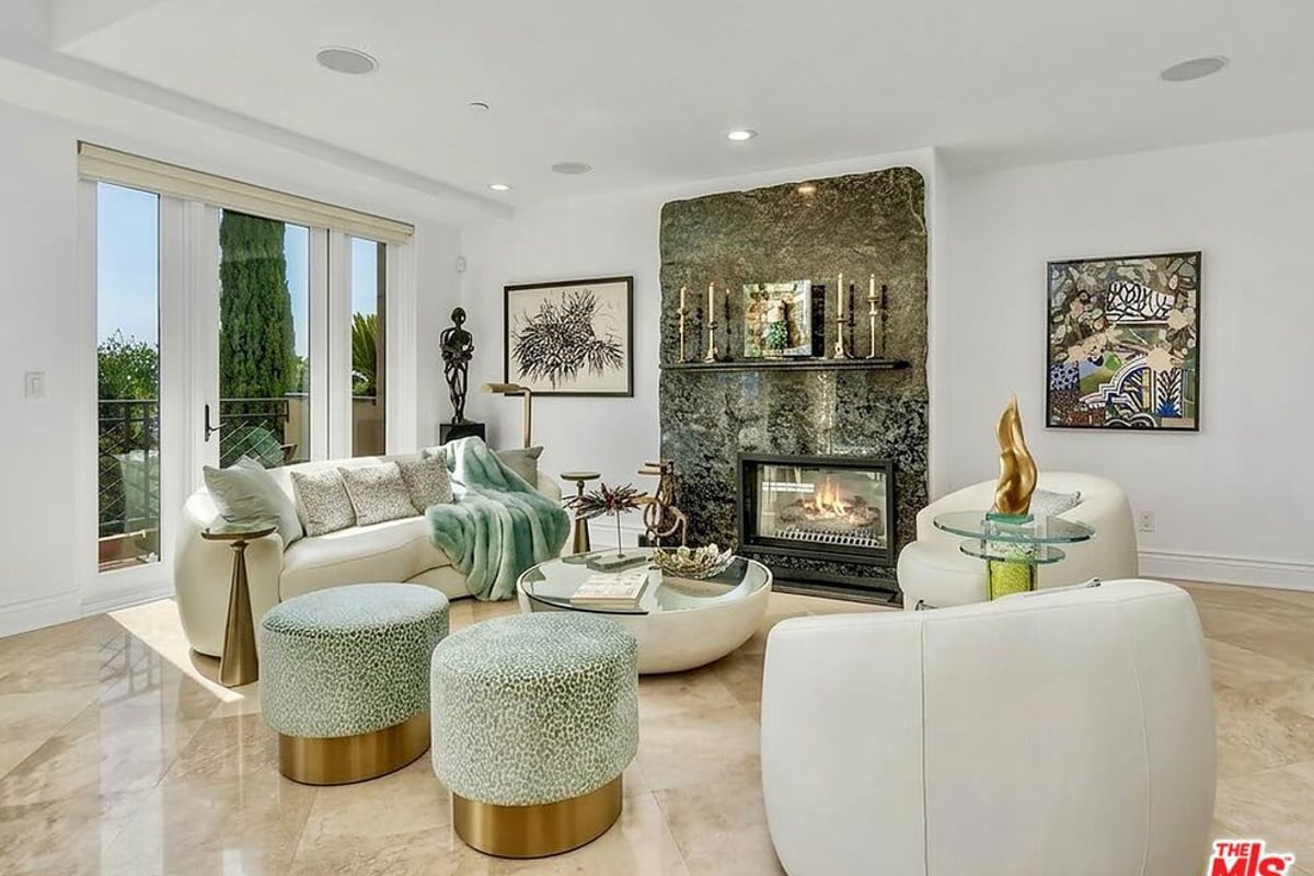 137 S Spalding Drive 401, Beverly Hills, CA 90212 — photo 1 of 39