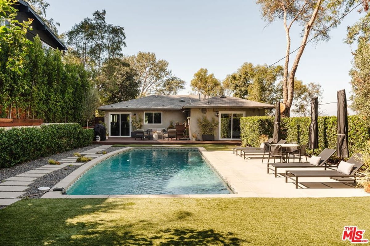 3126 Oakcrest Drive, Los Angeles, CA 90068 — photo 1 of 24