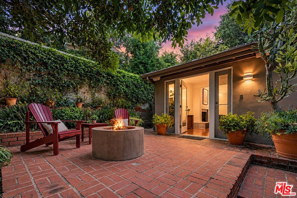 8513 Walnut Drive, Los Angeles, CA 90046 — photo 1 of 21