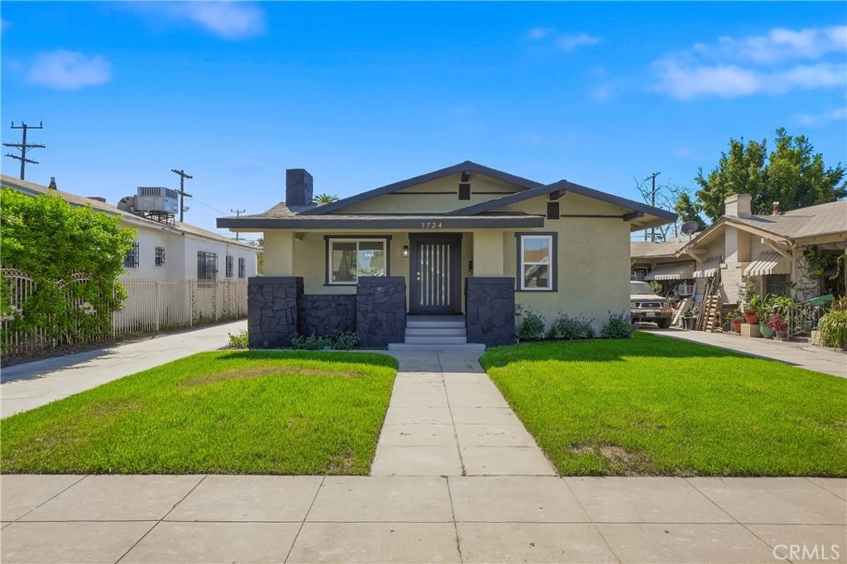 1724 W 43rd Street, Los Angeles, CA 90062 — photo 1 of 31