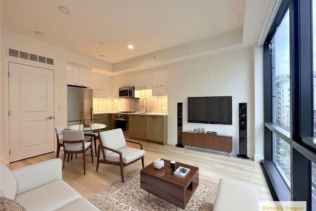 400 S Broadway 606, Los Angeles, CA 90013 — photo 1 of 2