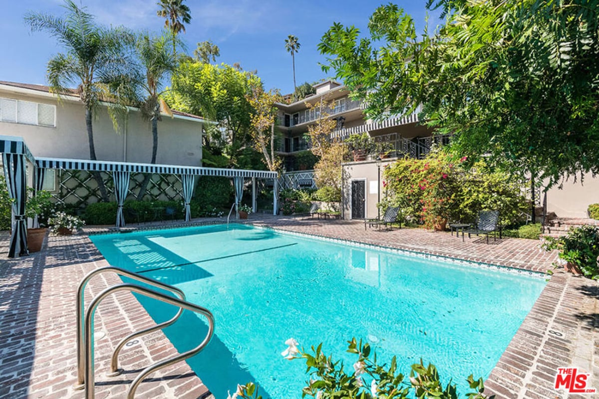 1225 Sunset Plaza Drive 2, West Hollywood, CA 90069 — photo 1 of 19