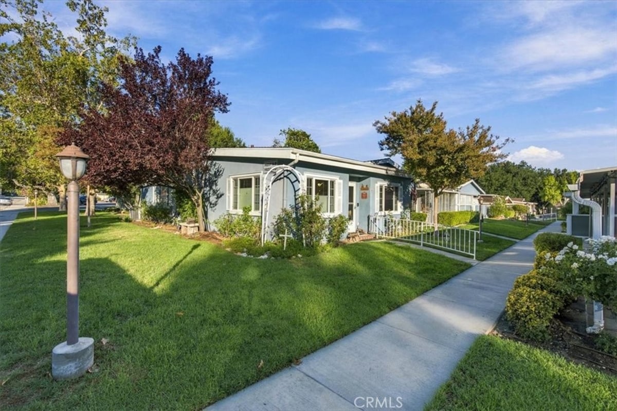 19237 Avenue Of The Oaks D, Newhall, CA 91321 — photo 1 of 22