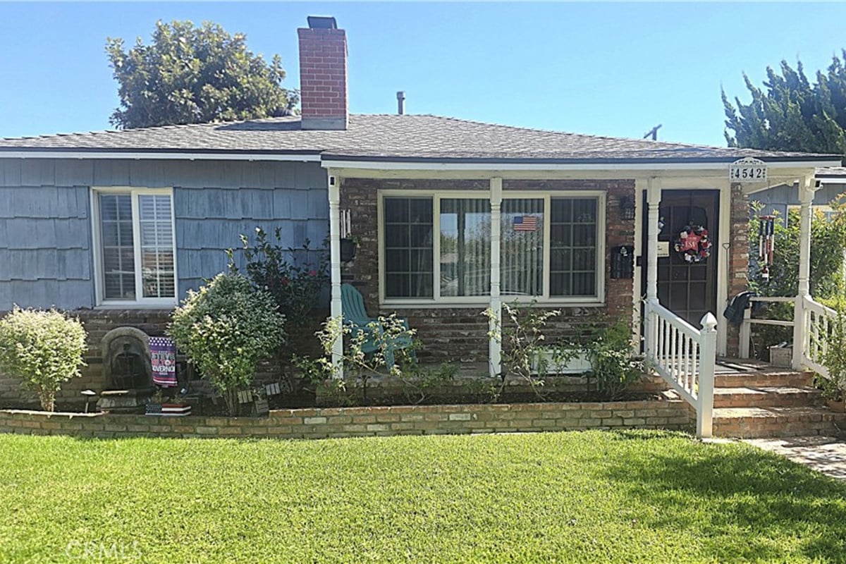4542 Goldfield, Long Beach, CA 90807 — photo 1 of 7