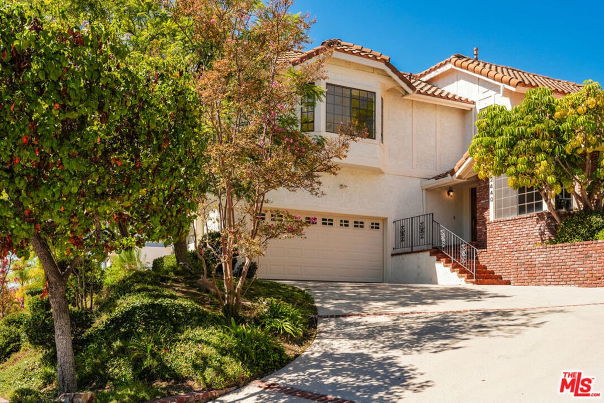 2440 Flintridge Drive, Glendale, CA 91206 — photo 1 of 65
