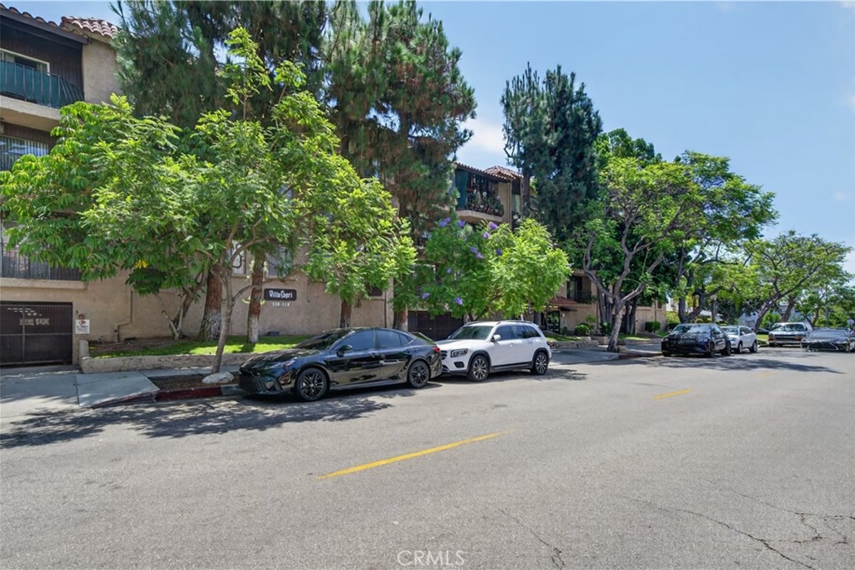 310 N Jackson Street 326, Glendale, CA 91206 — photo 1 of 21