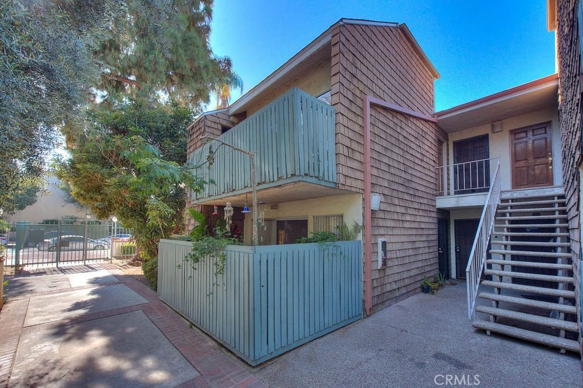 5700 Etiwanda 212, Tarzana, CA 91356 — photo 1 of 32