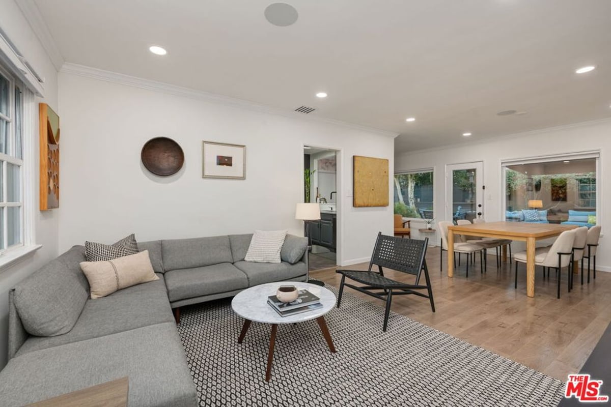 7244 Chicopee Avenue, Lake Balboa, CA 91406 — photo 1 of 35