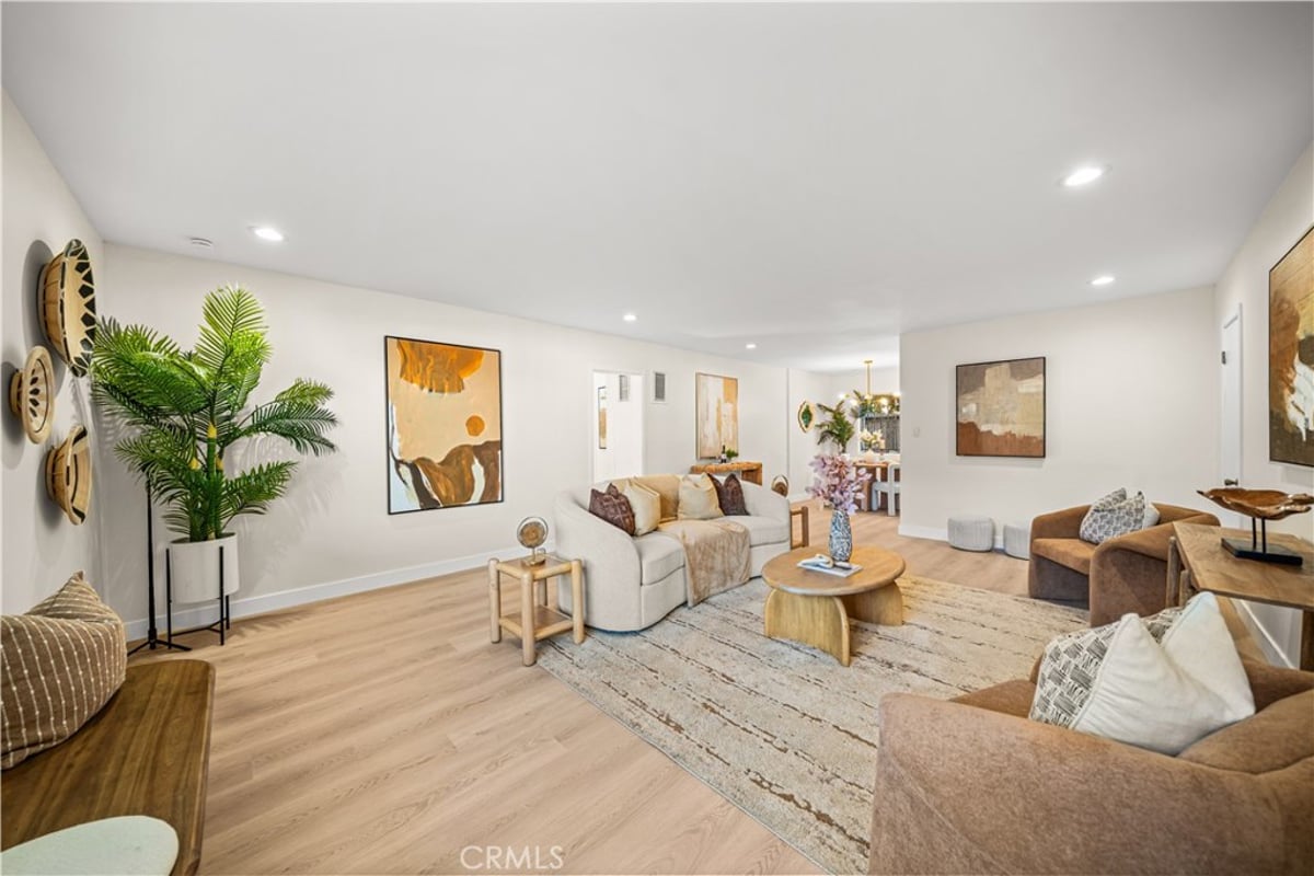 127 N Eucalyptus Avenue 4, Inglewood, CA 90301 — photo 1 of 33