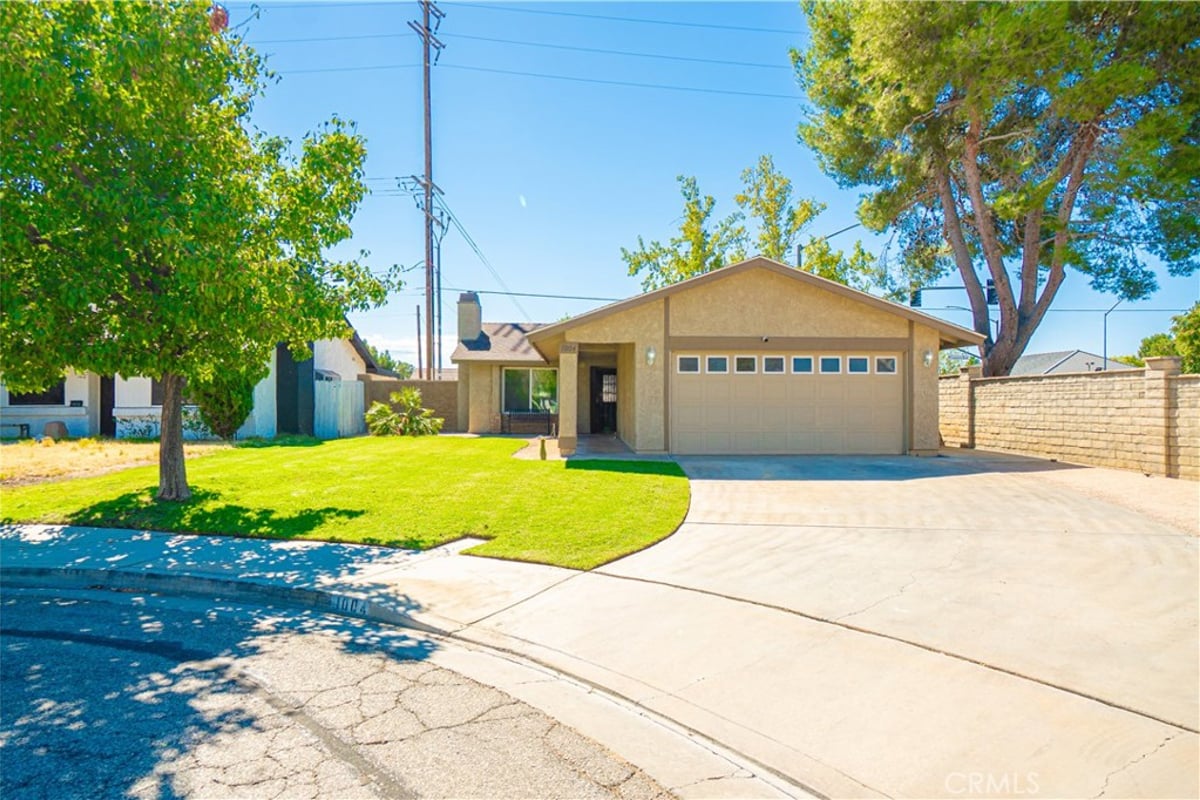 1004 Lightcap, Lancaster, CA 93535 — photo 1 of 23