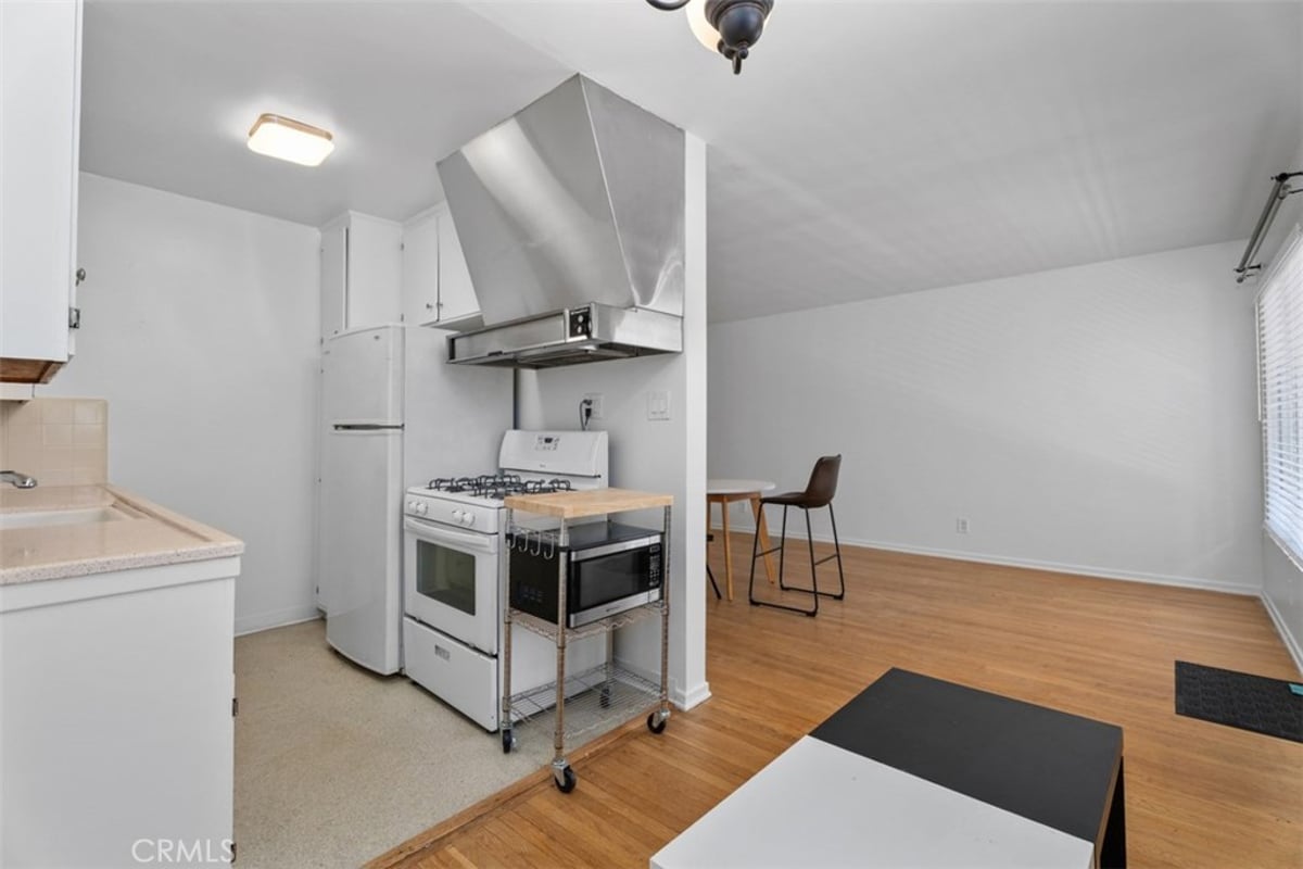 1015 E. Ocean Blvd. 4, Long Beach, CA 90802 — photo 1 of 15