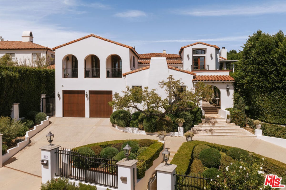 124 N Woodburn Drive, Los Angeles, CA 90049 — photo 1 of 30