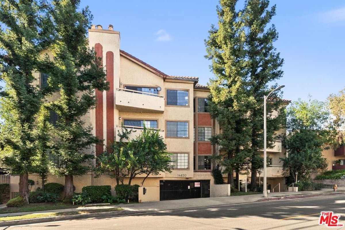 14630 Dickens Street 105, Sherman Oaks, CA 91403 — photo 1 of 36