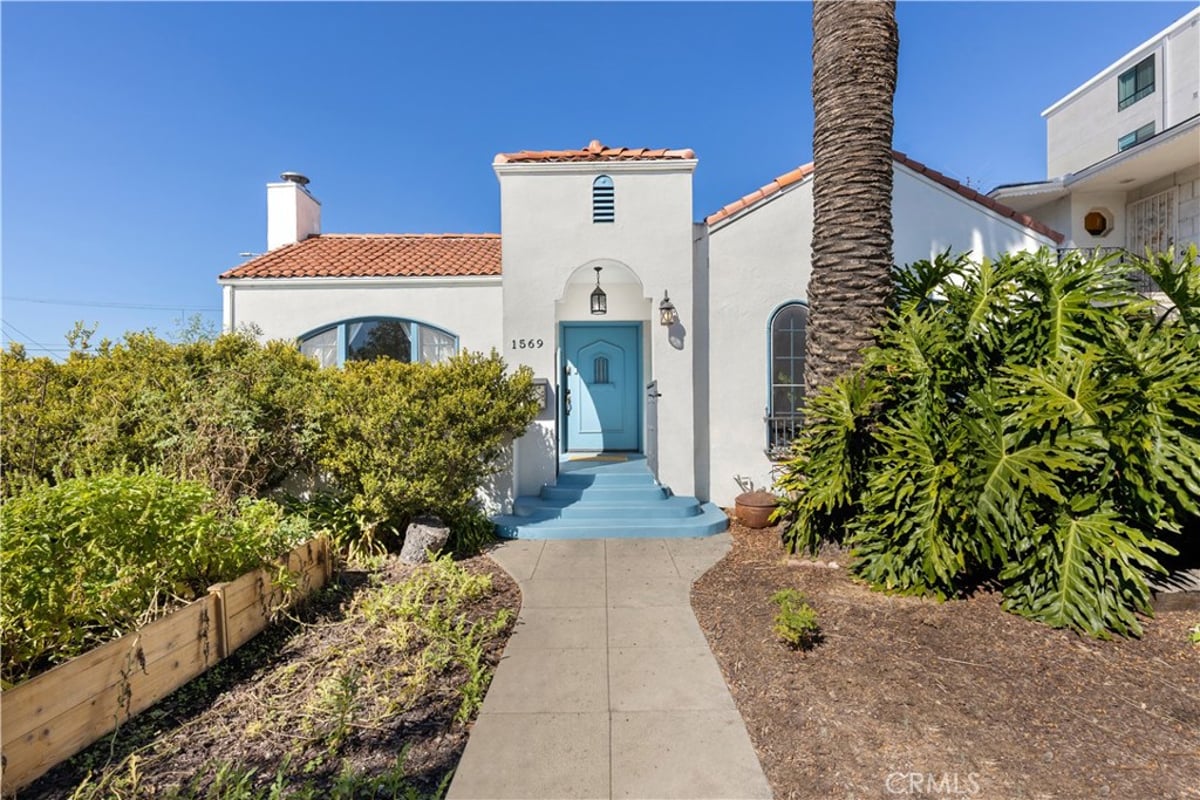 1569 S Orange Grove Avenue, Los Angeles, CA 90019 — photo 1 of 27