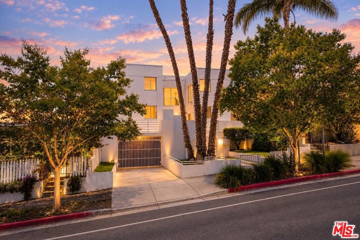 1823 20th Street 103, Santa Monica, CA 90404 — photo 1 of 23