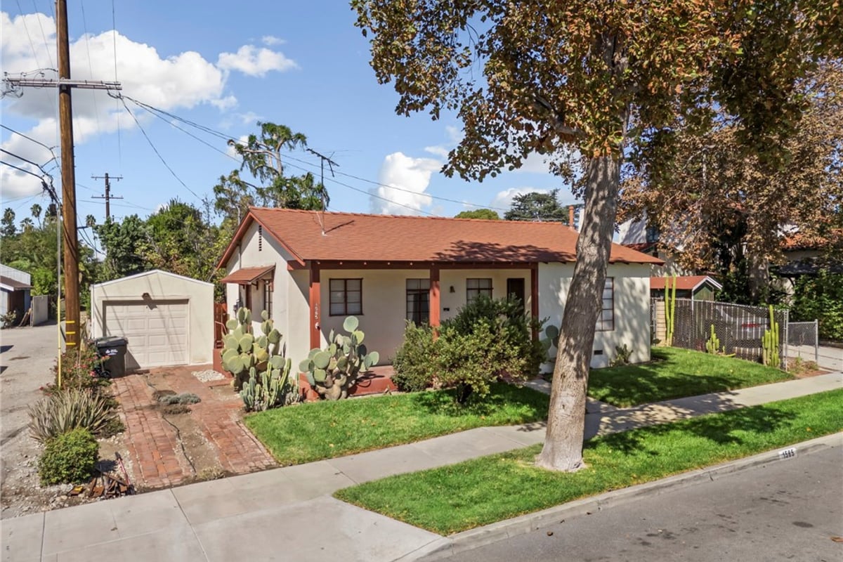 1565 N Palomares, Pomona, CA 91767 — photo 1 of 32