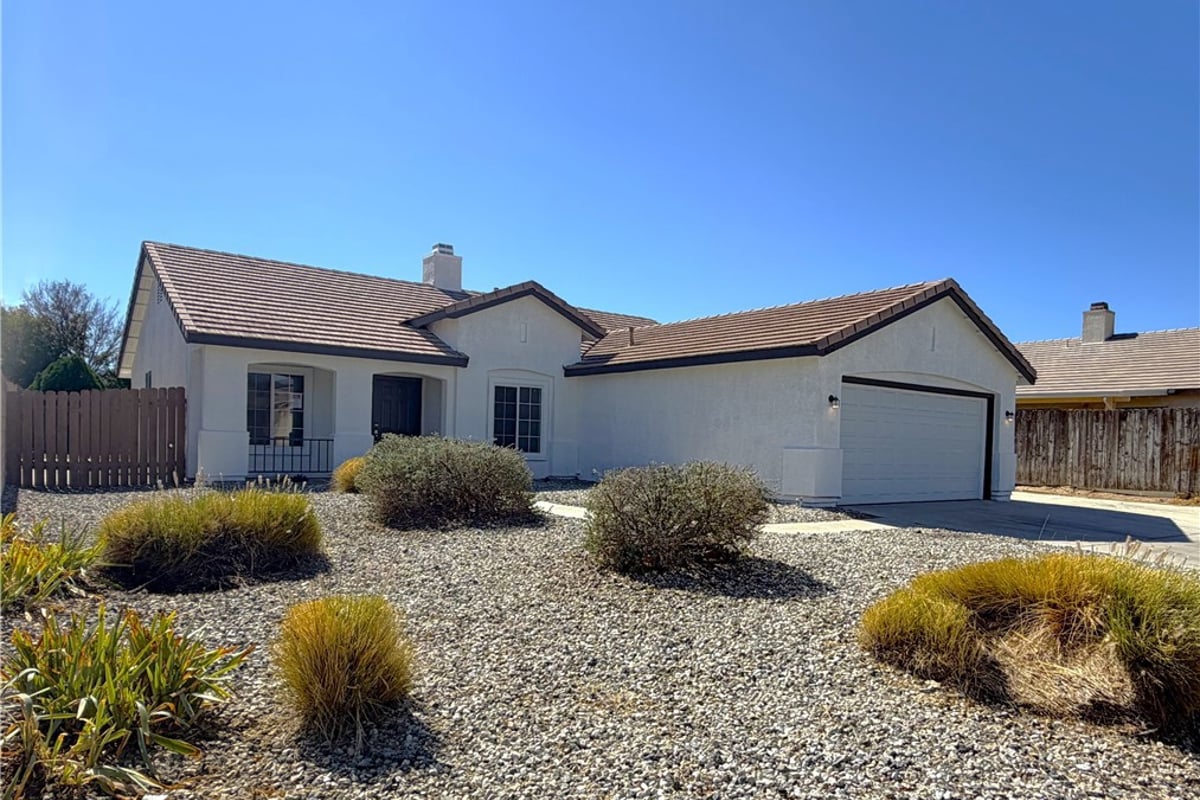 6152 W Avenue J5, Lancaster, CA 93536 — photo 1 of 17