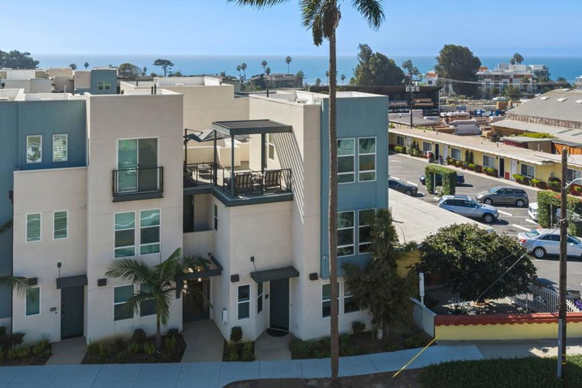 1230 E Thompson Boulevard 101, Ventura, CA 93001 — photo 1 of 54