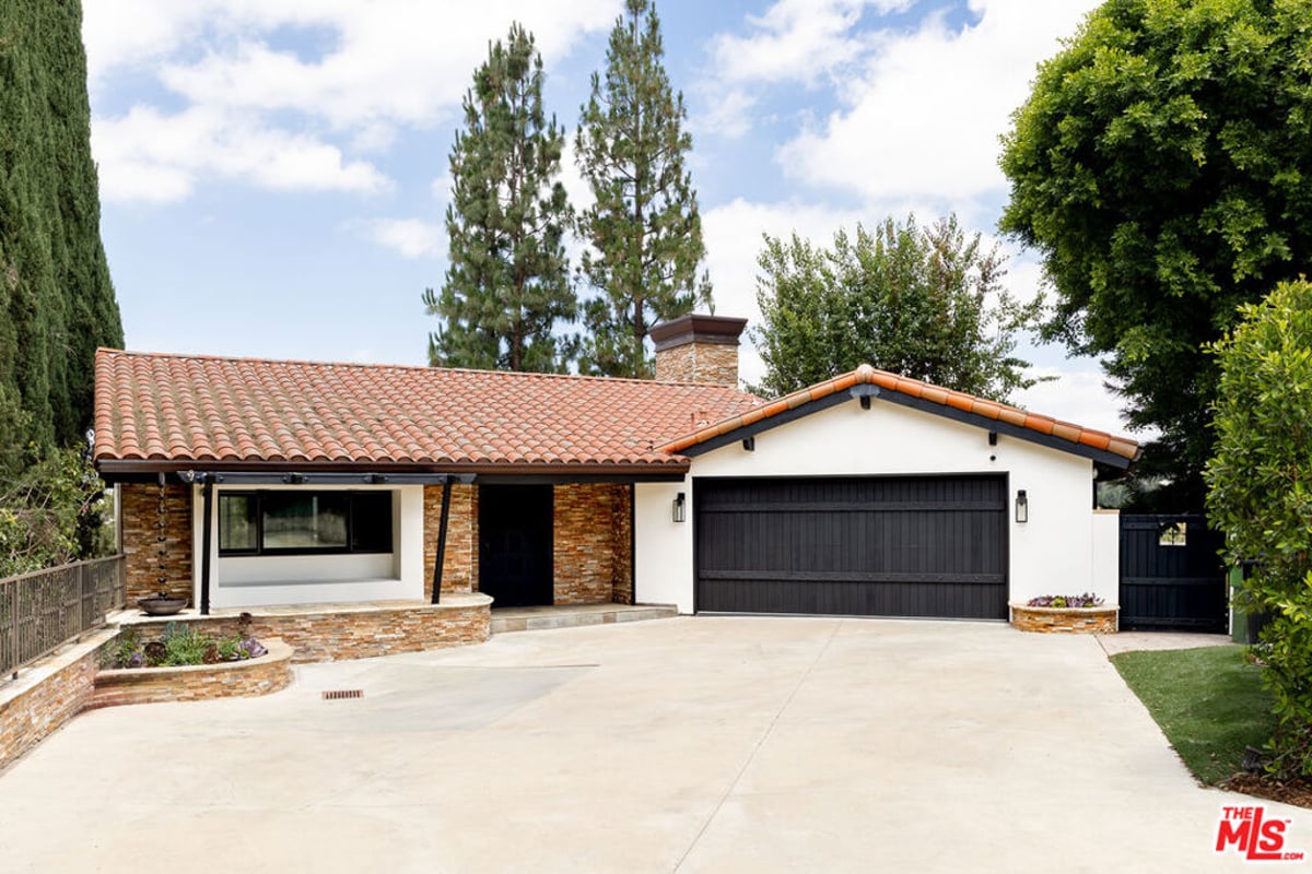 4920 Llano Drive, Woodland Hills, CA 91364 — photo 1 of 35