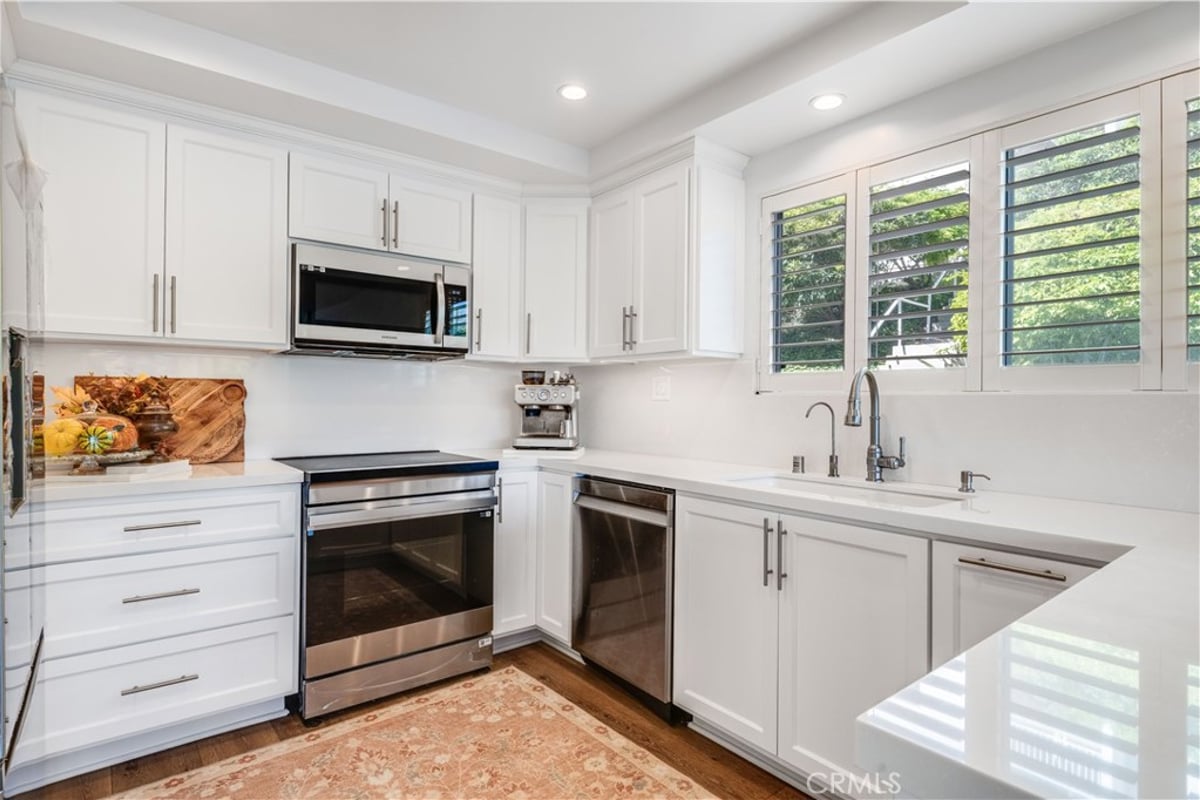 32679 Seagate 103, Rancho Palos Verdes, CA 90275 — photo 1 of 17