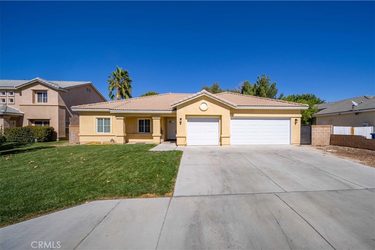 2041 W Avenue J5, Lancaster, CA 93536 — photo 1 of 32