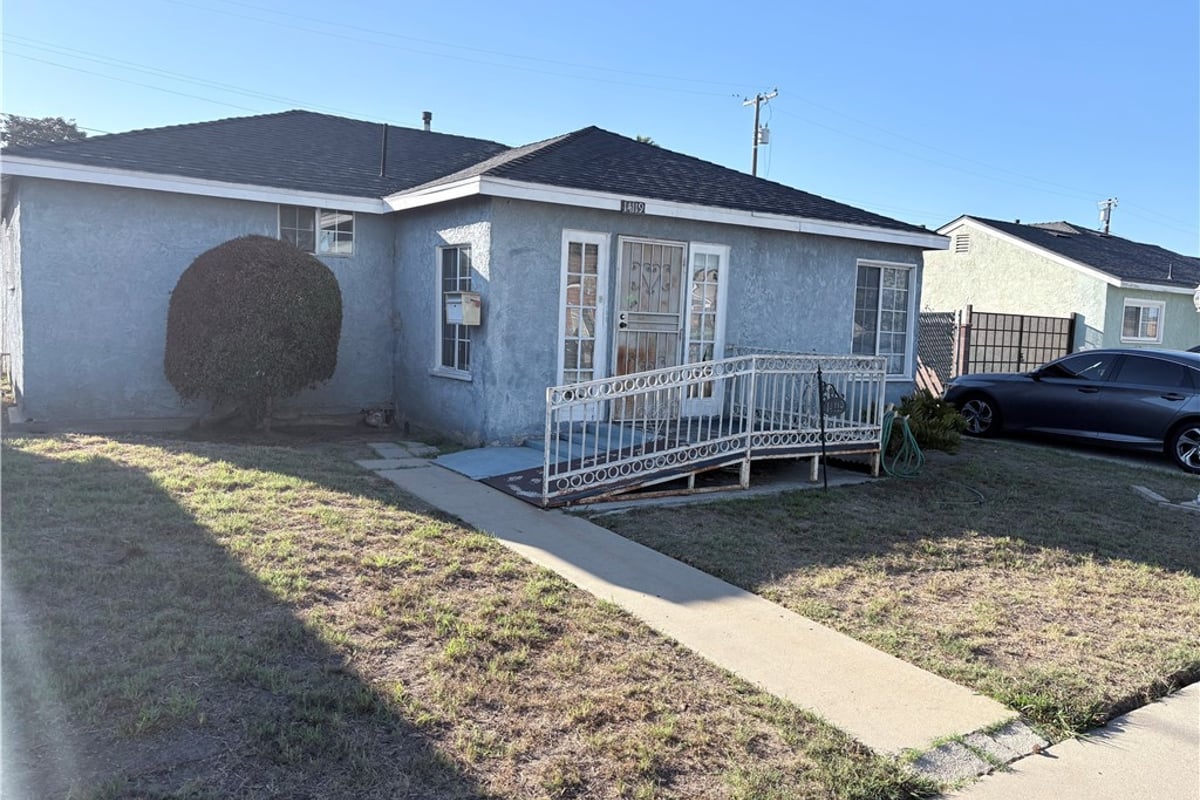 14119 S Zamora, Compton, CA 90222 — photo 1 of 11