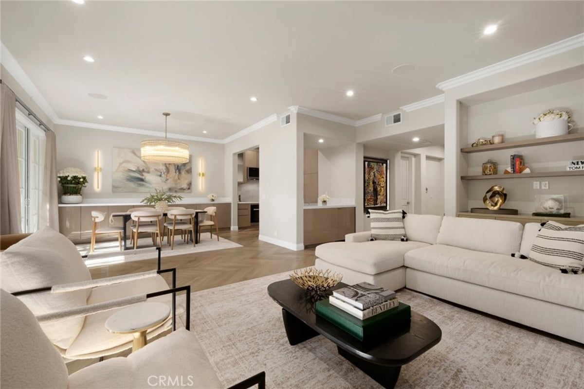 11500 San Vicente 202, Los Angeles, CA 90049 — photo 1 of 23