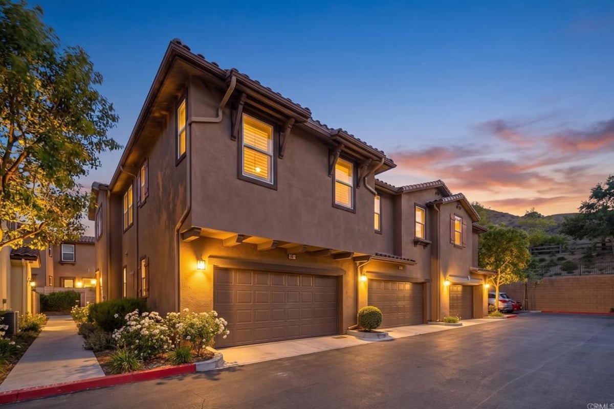 2487 Ascending Oaks Lane 1, Simi Valley, CA 93063 — photo 1 of 55