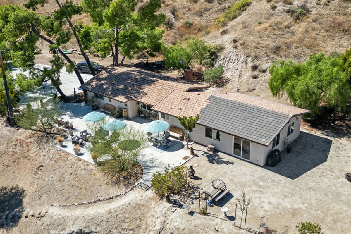 30325 N Brandywine Canyon Road, Canyon Country, CA 91351 — photo 1 of 27