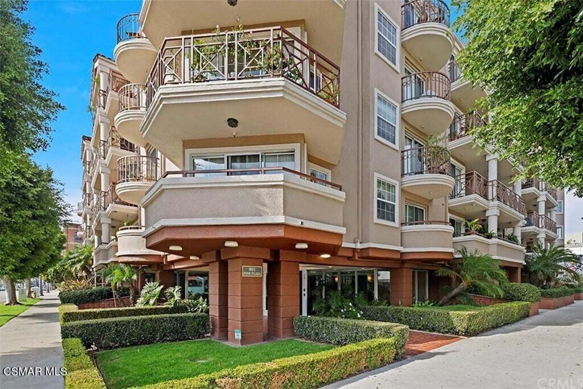 801 Pine Avenue 303, Long Beach, CA 90813 — photo 1 of 12