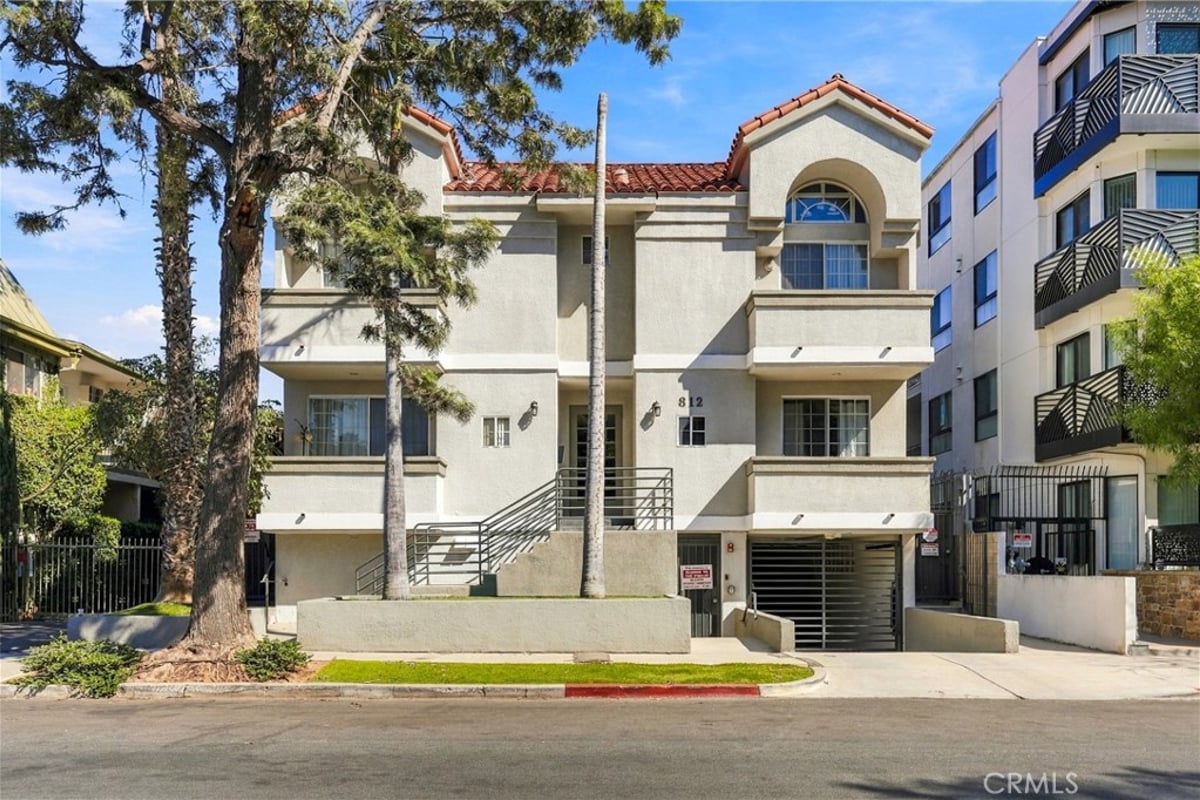 812 Hudson 103, Los Angeles, CA 90038 — photo 1 of 39