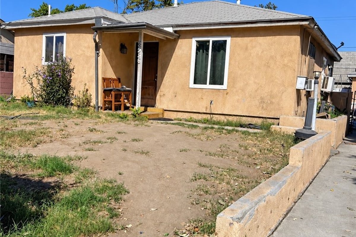 8536 Cayuga Avenue, Sun Valley, CA 91352 — photo 1 of 7