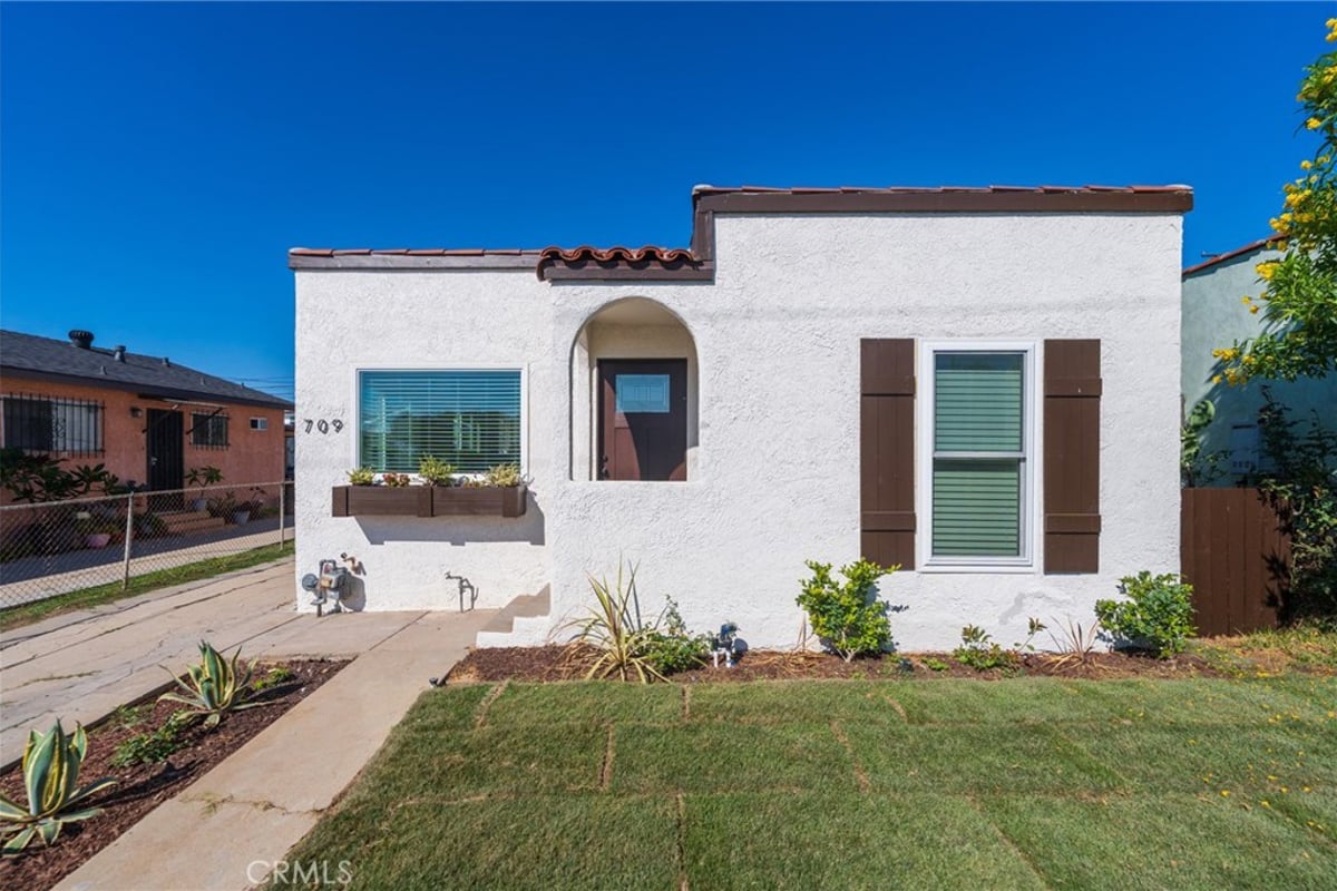709 Fraser Avenue, Los Angeles, CA 90022 — photo 1 of 26