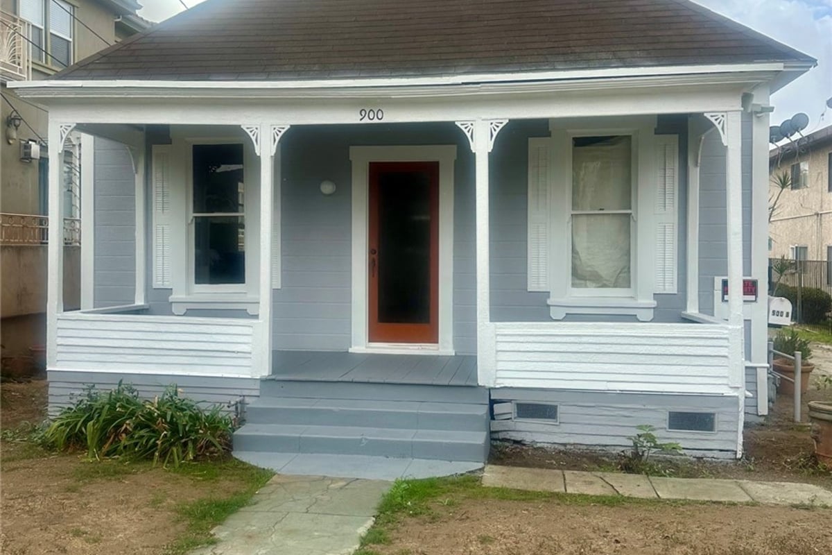 900 E Windsor, Glendale, CA 91205 — photo 1 of 1