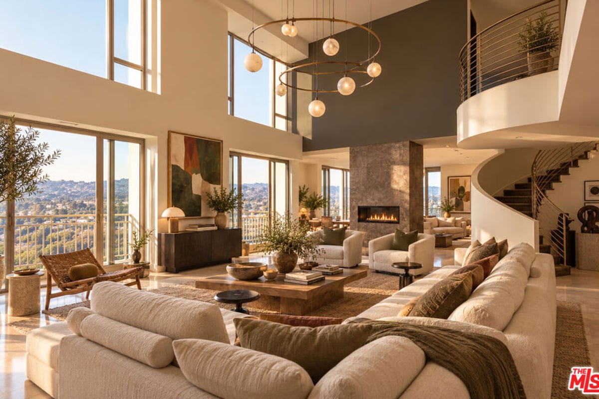 10727 Wilshire Boulevard PH 2, Los Angeles, CA 90024 — photo 1 of 22