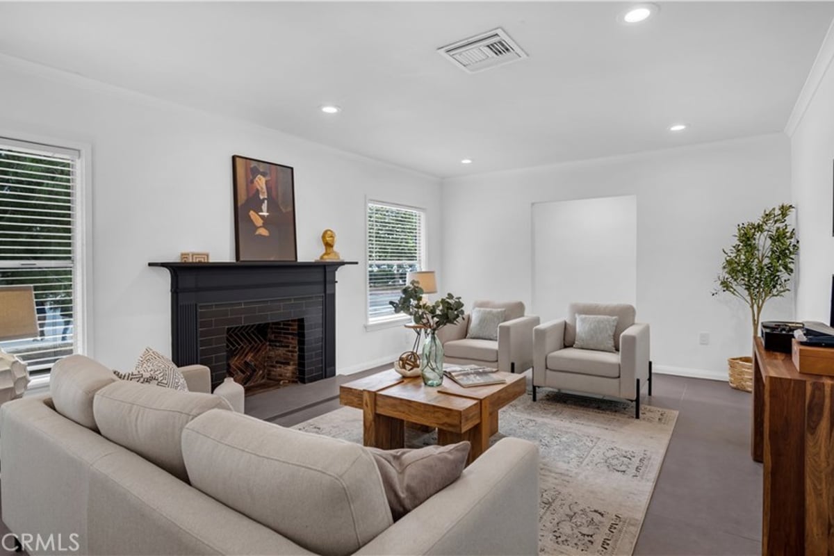 10207 Camarillo Street, Toluca Lake, CA 91602 — photo 1 of 32
