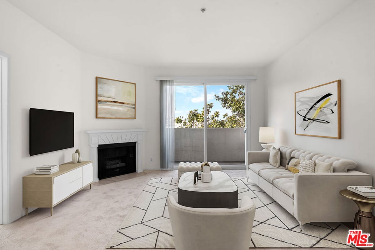 620 S Gramercy Place 301, Los Angeles, CA 90005 — photo 1 of 40