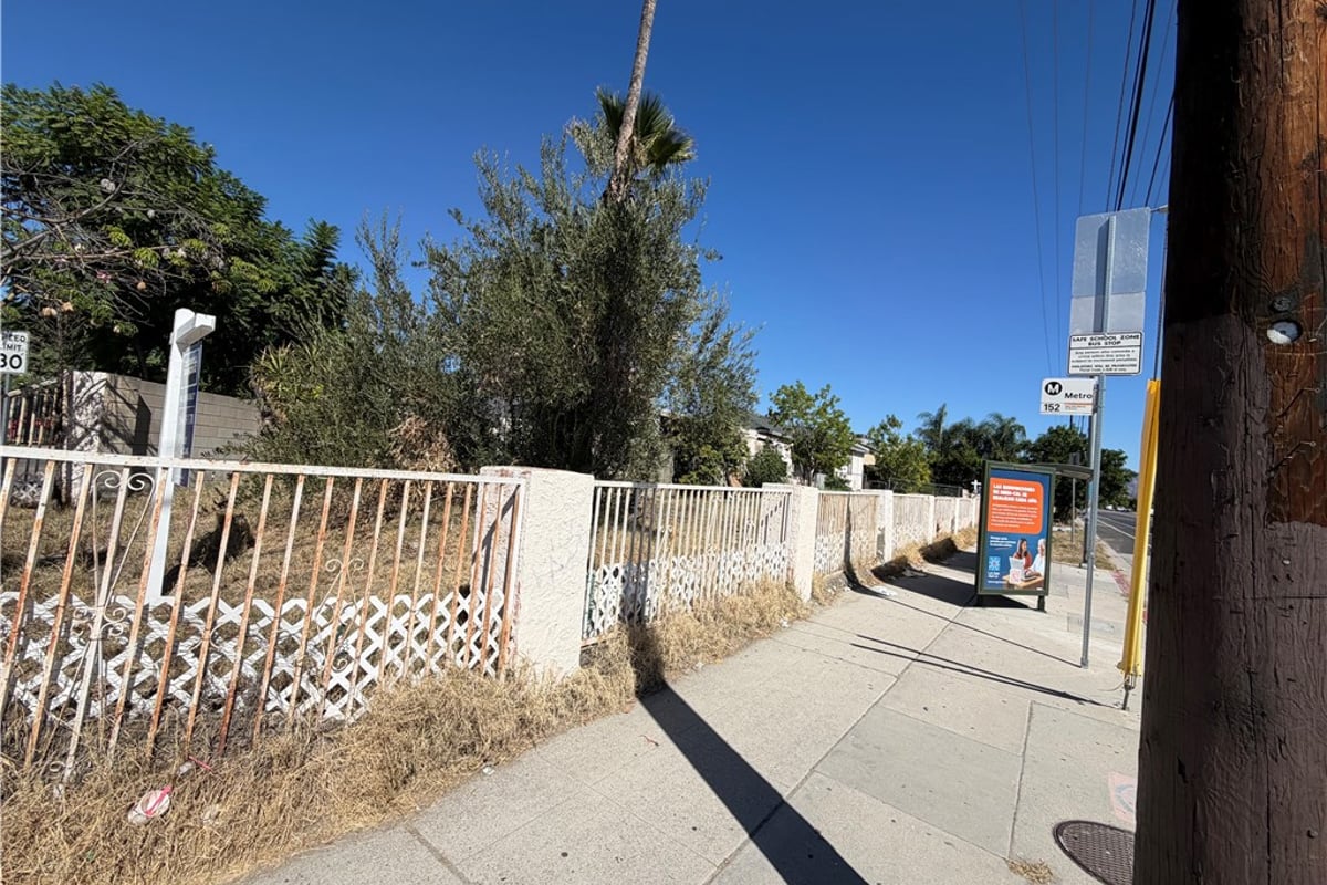 12351 Roscoe, Sun Valley, CA 91352 — photo 1 of 1